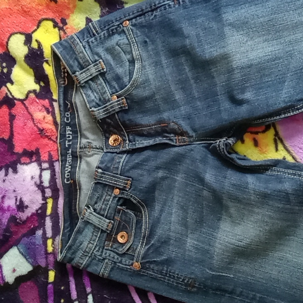 Cowgirl Tuff, Bootcut, stretchy blue jeans size 6